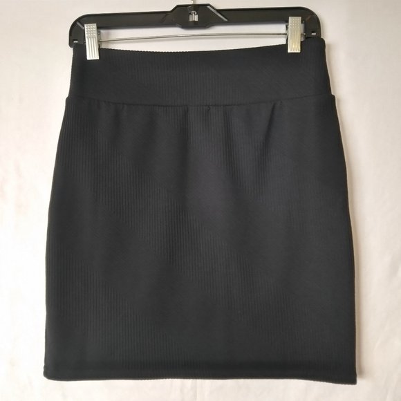 NWT AMERICAN EAGLE KNIT SKIRT SZ MED - Picture 2 of 3